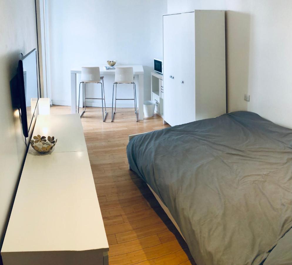 Double Room With Private Balcony London Eksteriør bilde